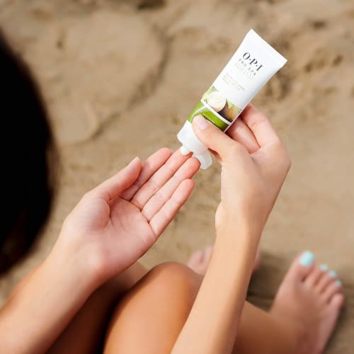 OPI Non-sticky Hand Cream, 50mL (ProSpa Protective Hand, Nail & Cuticle Cream ASP01) - Perfect As a Gift