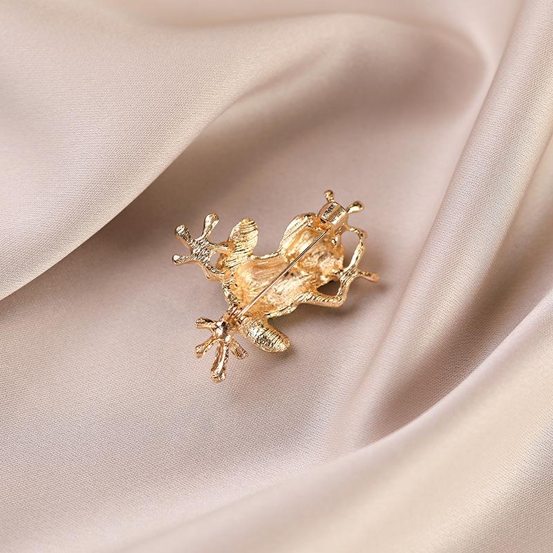 Diamond-encrusted Frog High-end Brooch, Rhinestone, Reptile Corsage, Coat, Overcoat Accessory, Brooch and Accessory