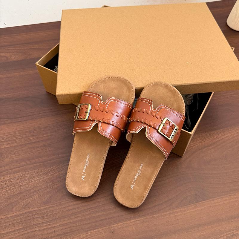 

2025 summer new temperament beach cool slippers women s matte leather imitation leather round head Korean version open-toed slippers 40 коричневый