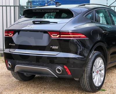 יגואר E-Pace - חיפוי תא מטען כרום - הדגשה של דלת תא המטען - פרט אחורי של רכב פרימיום - כוונון דלת תא האחורית Shine Enhancer