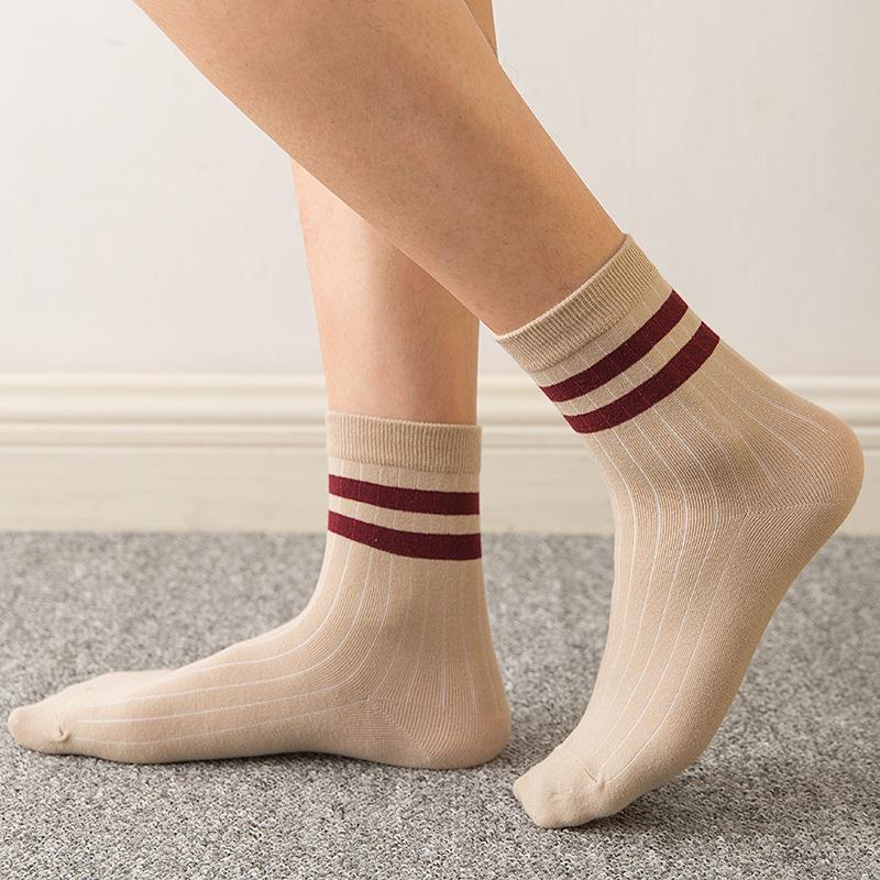 Men's Autumn and Winter Casual Fashion Pull A Parallel Bar In The Tube Cotton Socks