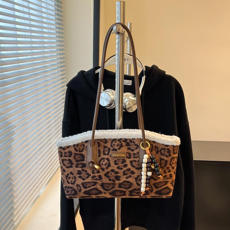 

2025 Autumn/Winter Leopard Print Women s Commuter Tote Bag 29x9.5x19 цветной печати леопарда