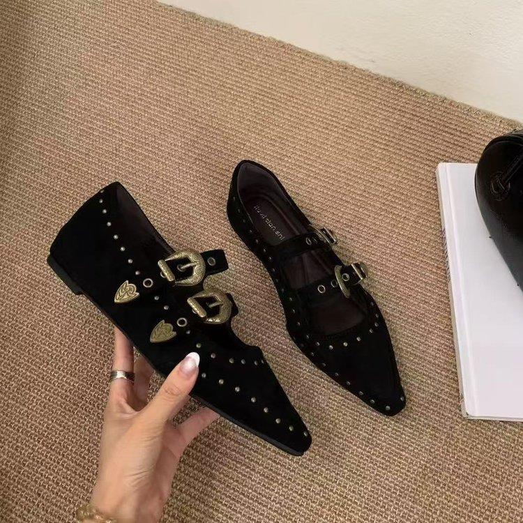 Retro Pointed Head Shallow Mouth Inner Height Increase Single Shoes Women's 2025 New Design French Late Evening Wind Mary Jane Shoes