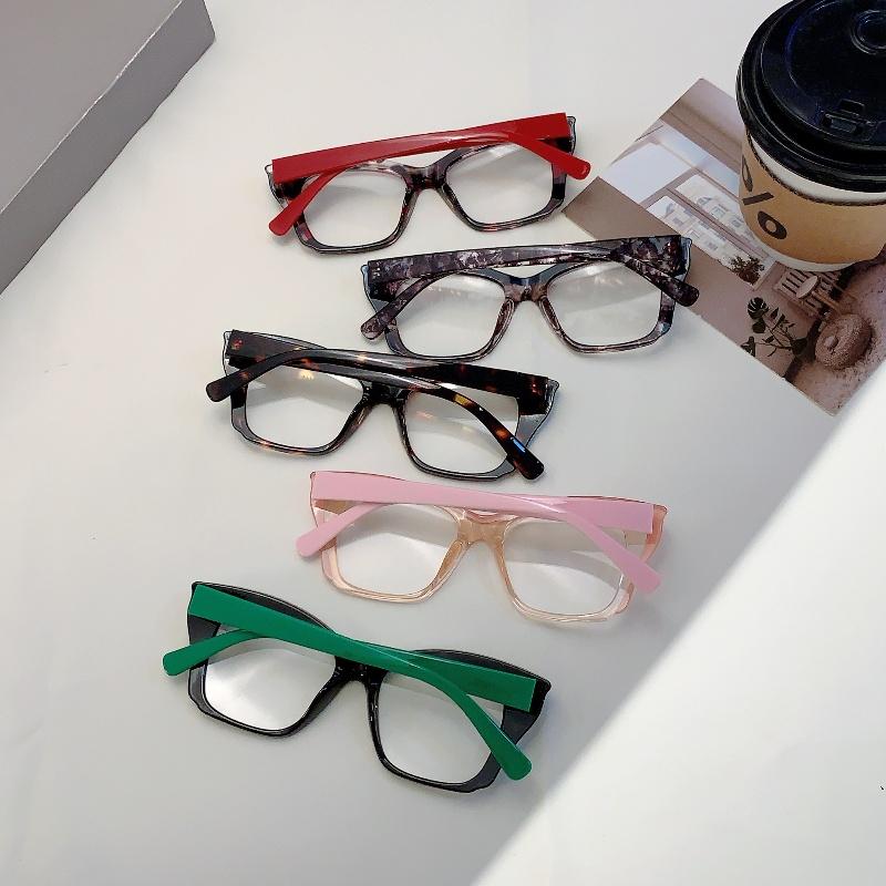 Women Cat Eye Glasses  New Fashion Vintage Blue Light Blocking Eyewear Trendy Stylish Design Oversized Eyeglasses