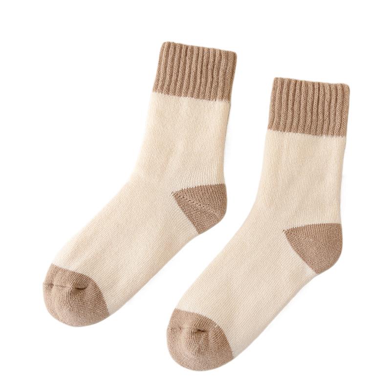 Women's Autumn and Winter Fleece Thick Warm Cashmere Cotton Socks Warm Feet Fleece Snow Mid-calf Socks