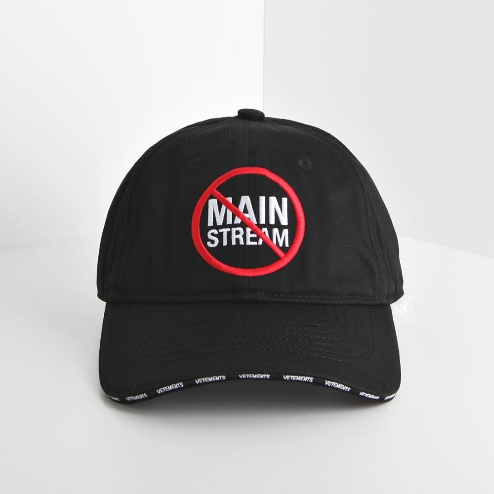 

Кепка Vetements No Mainstream Черная UA52CA700B