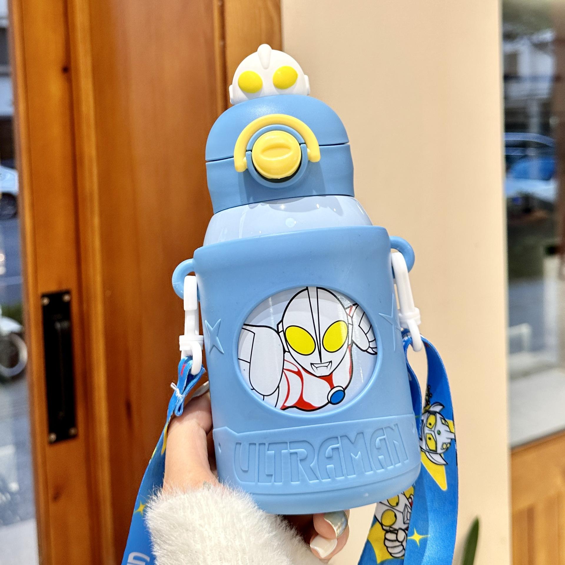 

Детская термокружка Ultraman, школьная кружка для мальчиков, пищевая кружка с трубочкой для чайника, кружка для воды для учеников начальной школы 500ml