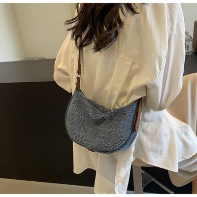 Trendy and Personalized Daily Commuter Small Bag, Simple Women's Bag, Shoulder Bag, Underarm Bag, Casual Daily Bag.