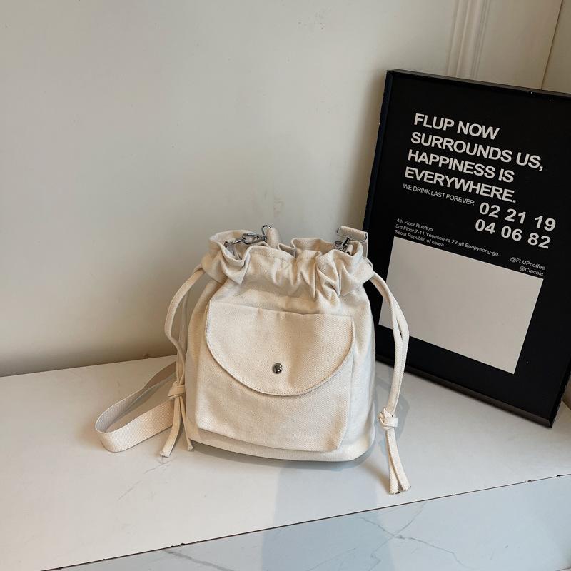 Personalized bag women's 2025 new Korean version of fashion pleated niche bucket bag casual spring shoulder messenger bag tide