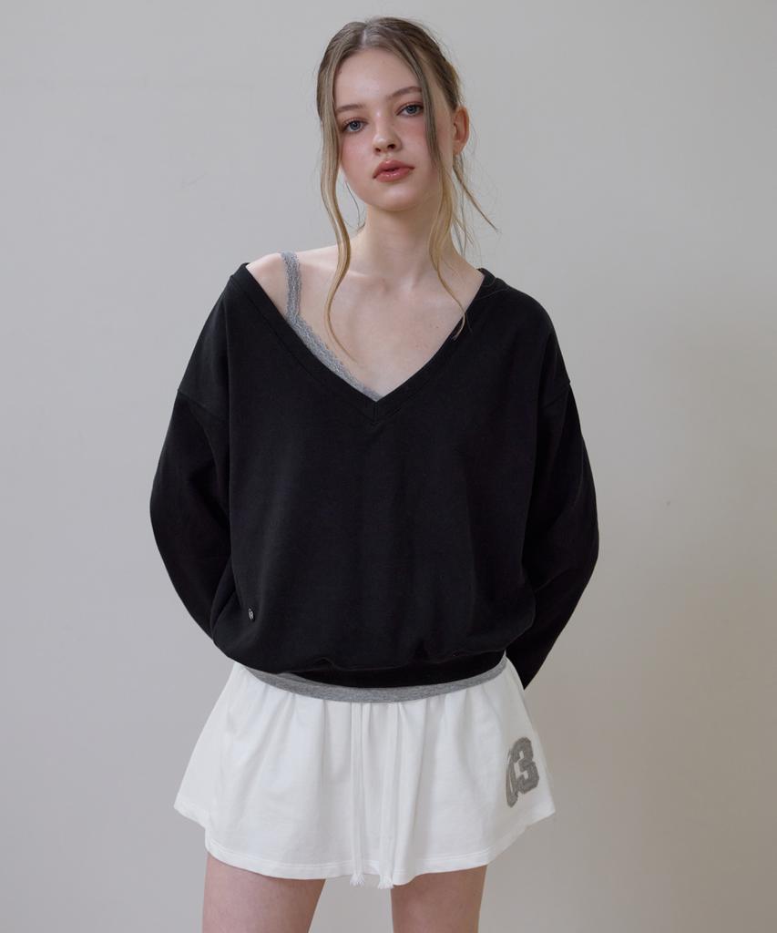 Rosefranz Deep V-Neck Sweatshirt [Black]