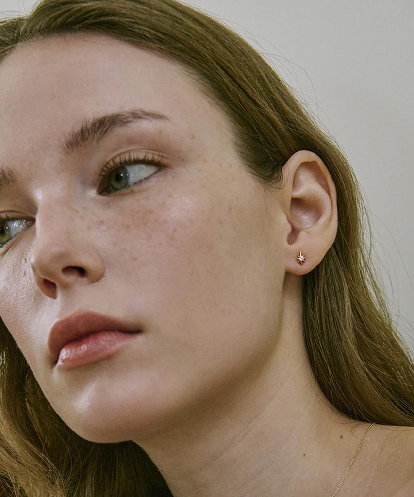 Akarki 14K Sparkle Piercing
