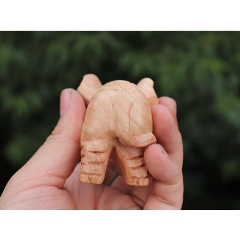 Elephant Auspicious Elephant Woodcarving Ornaments Handicrafts Decoration Solid Wood Craft Gifts