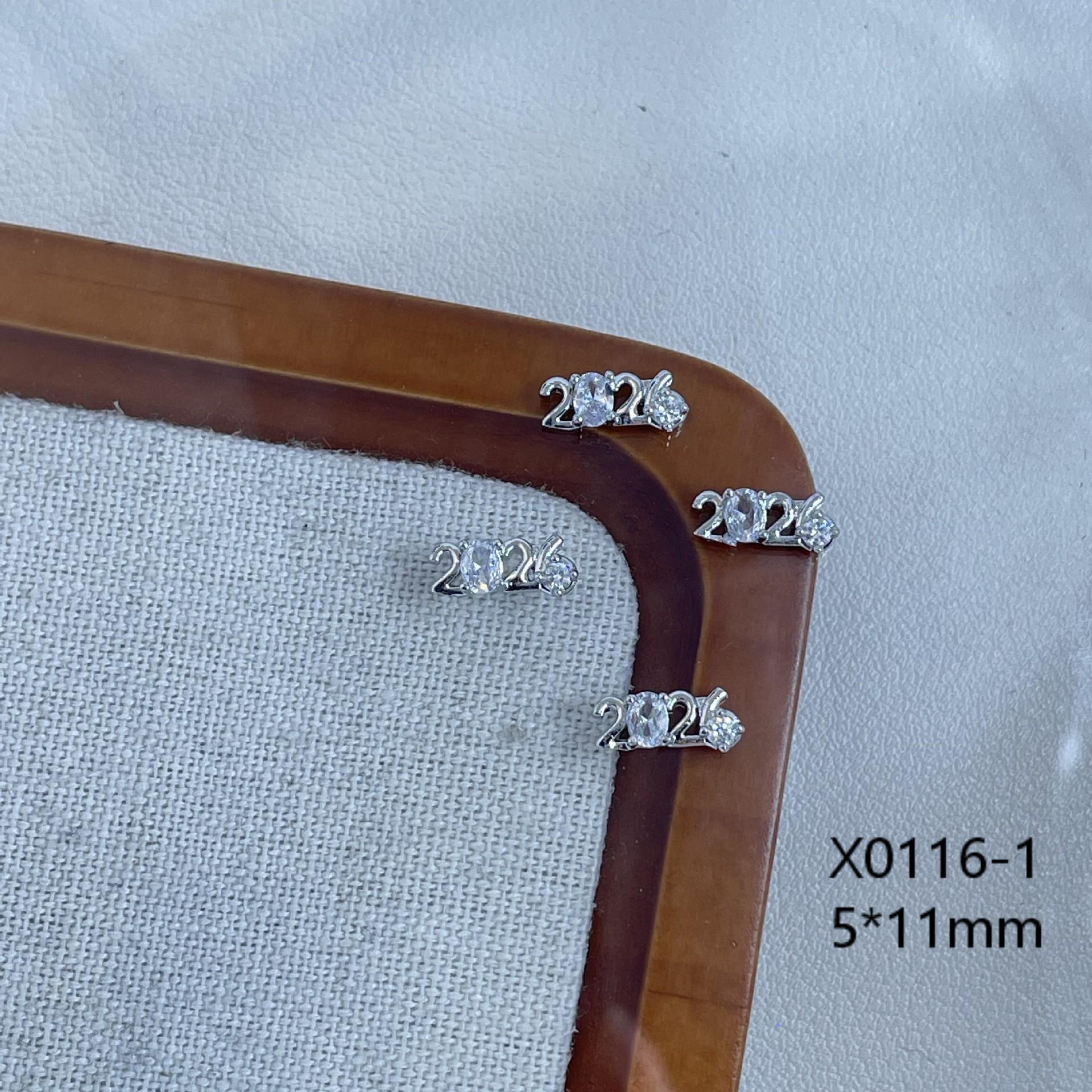 

2026 New Year 3D Manicure Decor: Gold & Silver Metal Zircon Chains with Diamond Fu Character Pendants