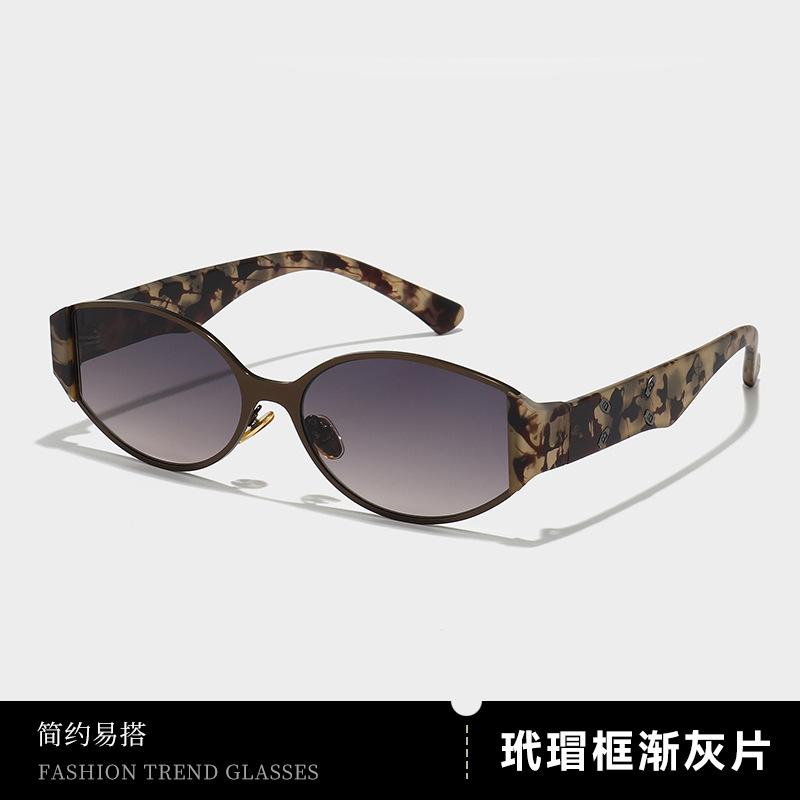 Personality white frame cat eye sunglasses women retro high-end sense old money style sunglasses sunscreen sunglasses UV protection