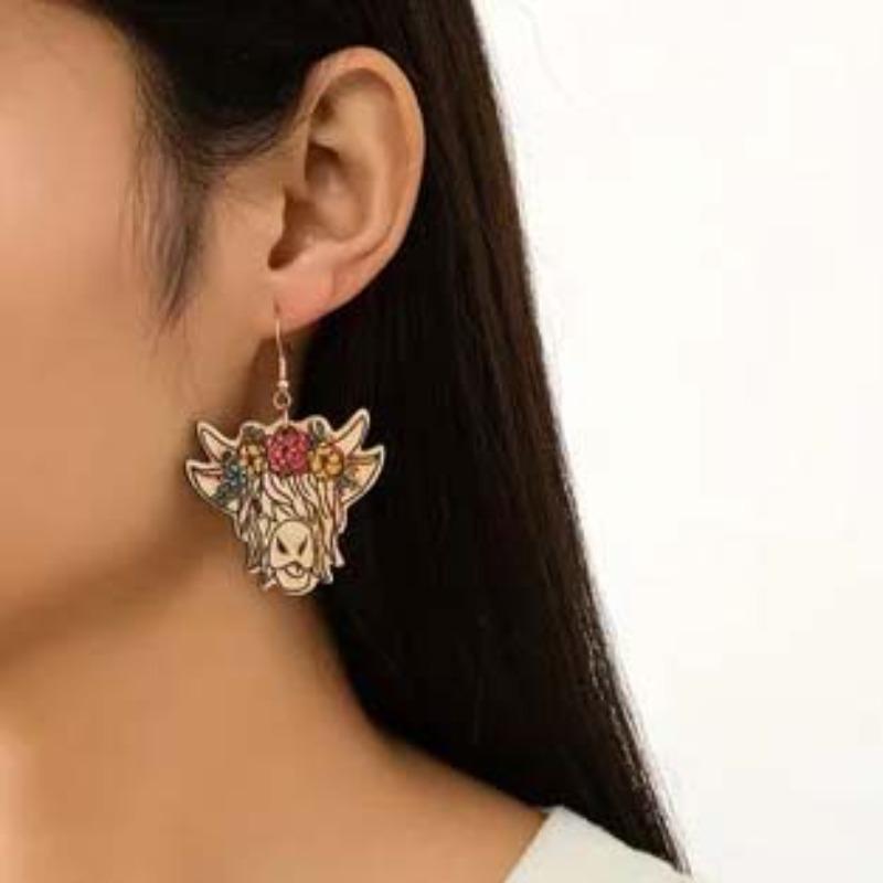 Ohrringe im Western-Denim-Stil mit Holzaufdruck Kuhkopf, modische und kreative Cartoon-Damenohrringe.