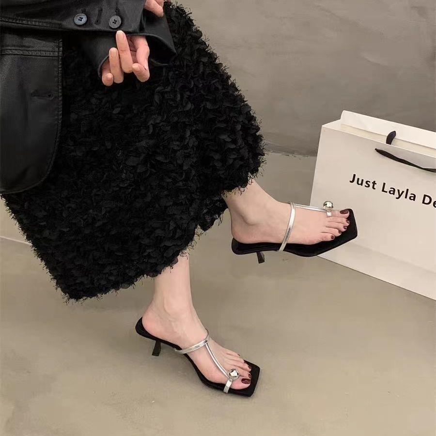 2025 summer pearl decorative toe slippers women's thin heel square head cover toe Roman sandals holiday style T-shaped high heels