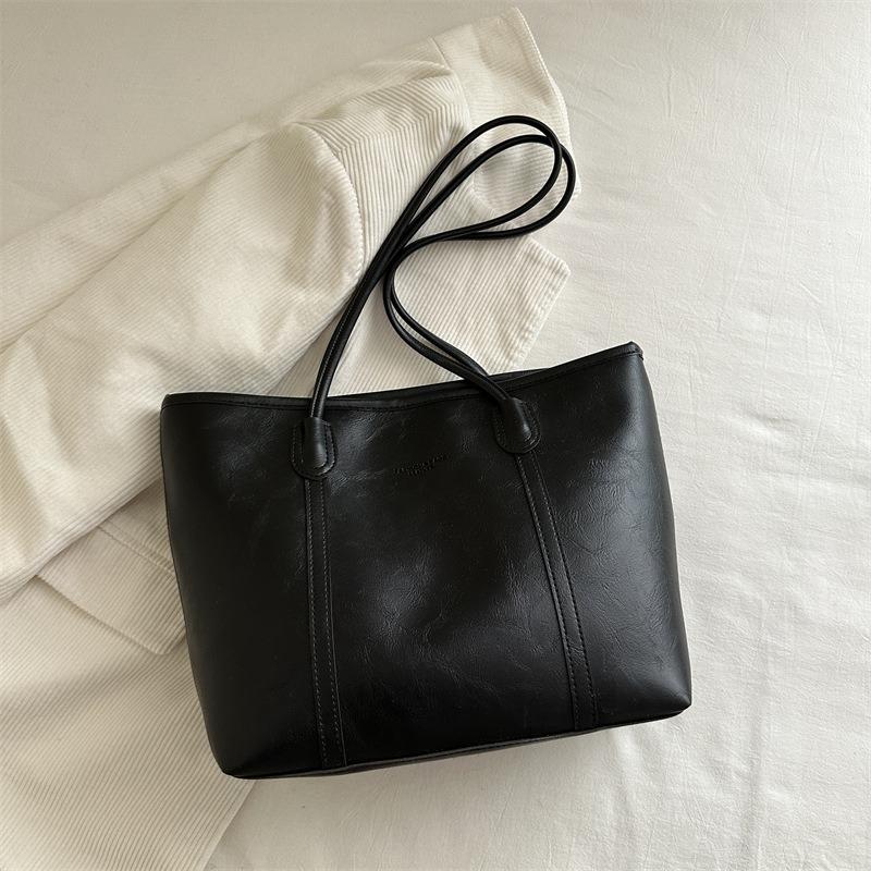 Retro tote bag women's new fashionable simple large-capacity armpit bag casual niche design commuter shoulder bag
