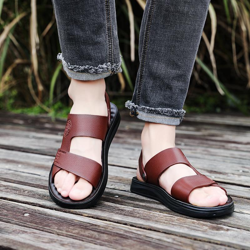 Men's Sandals Summer Leather Soft-soled Non-slip Beach Shoes 2025 New Casual Dual-purpose Outer Wear Cool Slippers