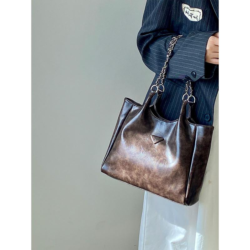Ielgy Autumn Winter Retro Commuter Large Capacity Chain Tote Bag