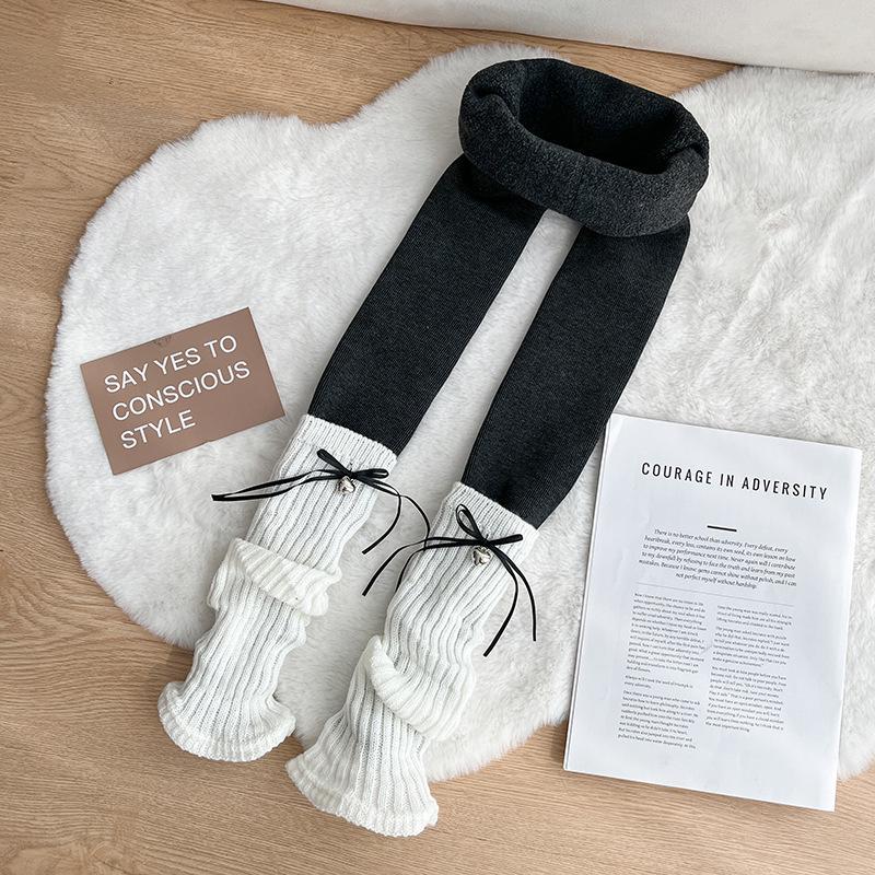 

Girls Plus Velvet Thickened Leggings with Silver Heart Pattern and Sock Cuffs for Autumn and Winter M 5-7 Years