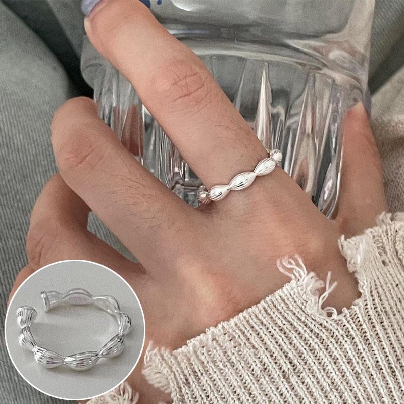 Korean S925 Silver Cross Military Flower Ring: Retro, Adjustable, Fashionable Hip-Hop Index Finger Design for Women.