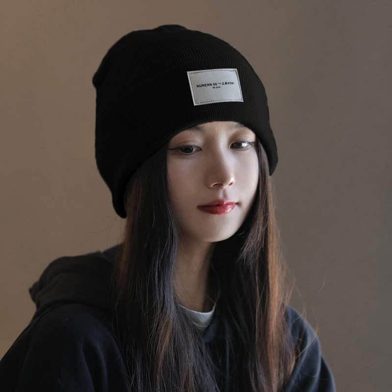 Women's Korean Style Face-Slimming Winter Knit Hat, Trendy and Warm for Cycling.