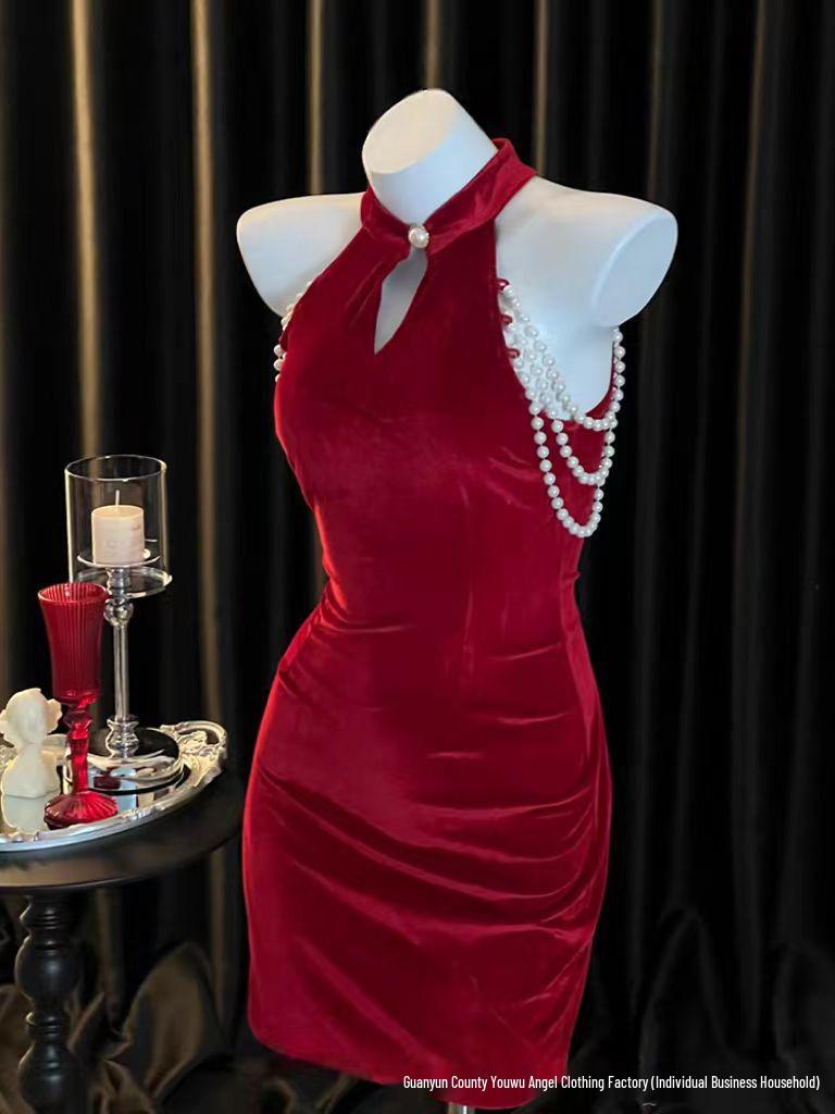 

Элегантный комплект платья-бодикон с жемчужным халтером большого размера One Size красный