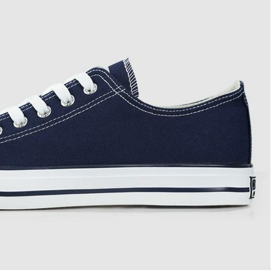 HuiLi Unisex Black & White Low-Top Canvas Sneakers for Sports & Casual Wear