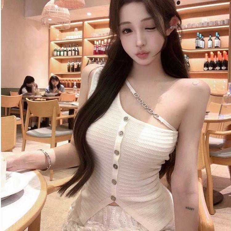 

Designer Niche Women s Sexy One-Shoulder Knit Vest with Metal Studs - Slimming Summer Top One Size білий