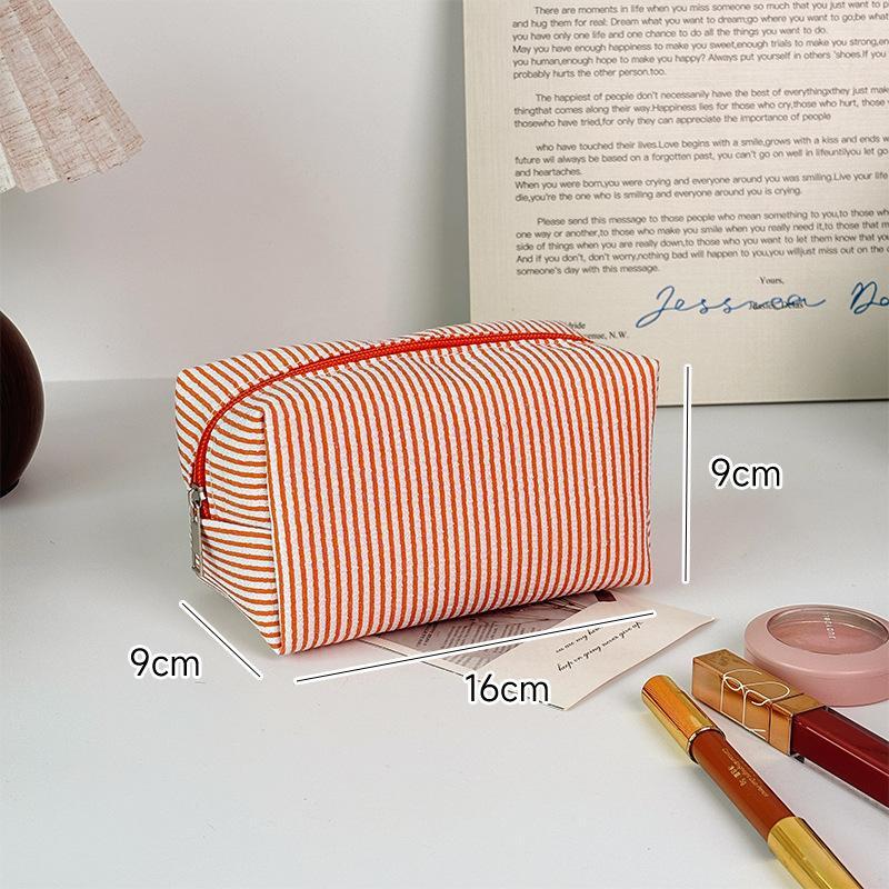 Striped Seersucker Makeup Pouch Large Capacity Durable Zipper Portable Compact Cosmetic Storage Bag for Short Trip Use