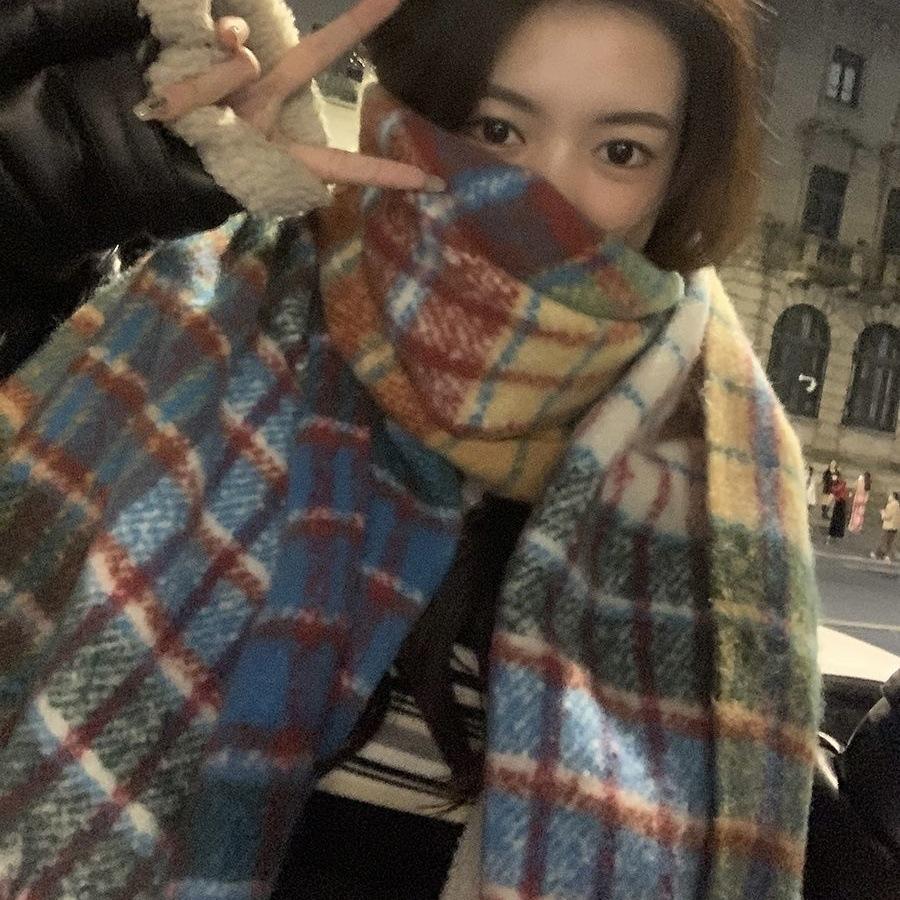 2024 Winter New Retro Rainbow Checkered Scarf Women'S Mohair Neck Thickened Warm Student Shawl