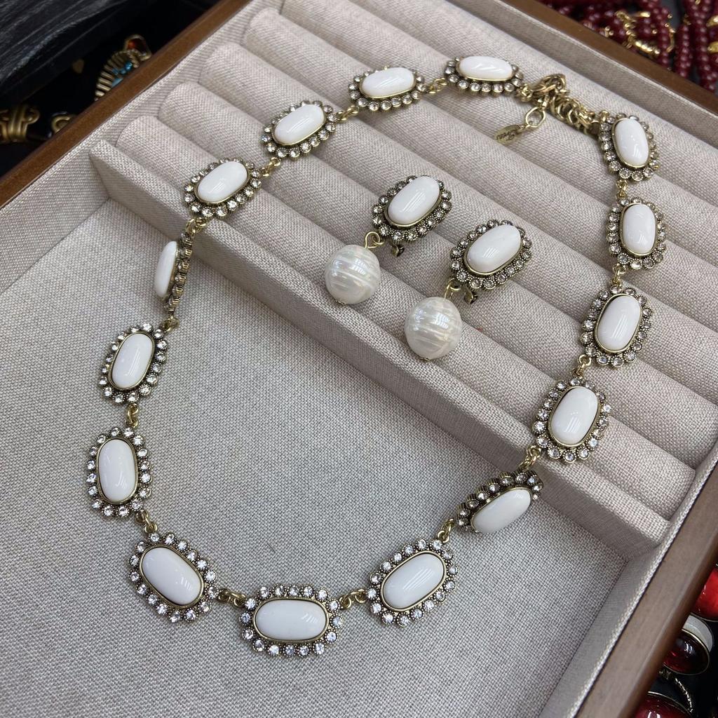 Classic French Oval White Resin Necklace Earrings Medieval Vintage Clavicle Chain Pin Earrings