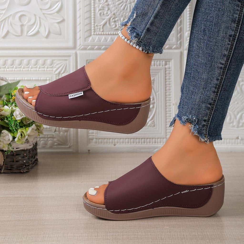 2025 Women's Plus Size Thick-soled Casual Outdoor Wedge Heel Slippers with Simple Strap and Open Toe Design
