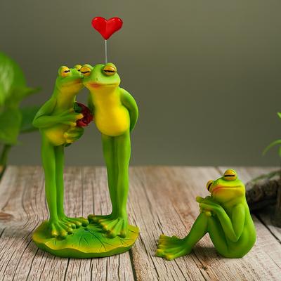 Nordic Resin Frog Decorative Figurines -Funny Animal Statue for Garden Home Office Living Room Entrance Desk Ornament Gifts
