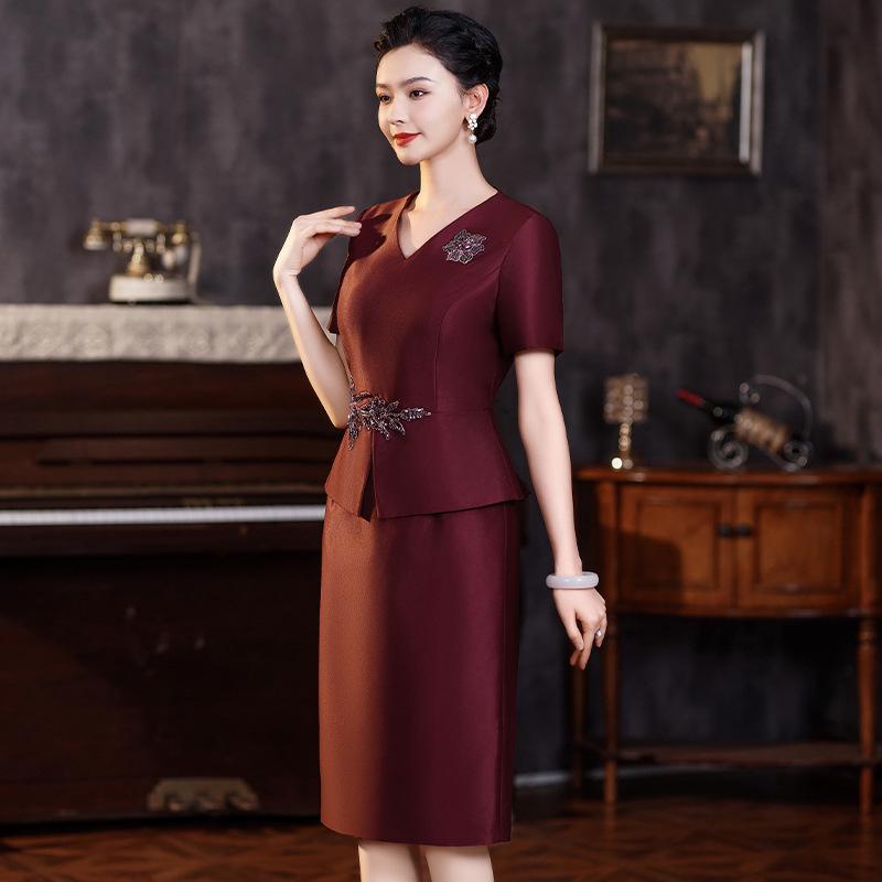 2025 Elegant Young Mother of the Groom Slimming Faux Two-Piece Dress