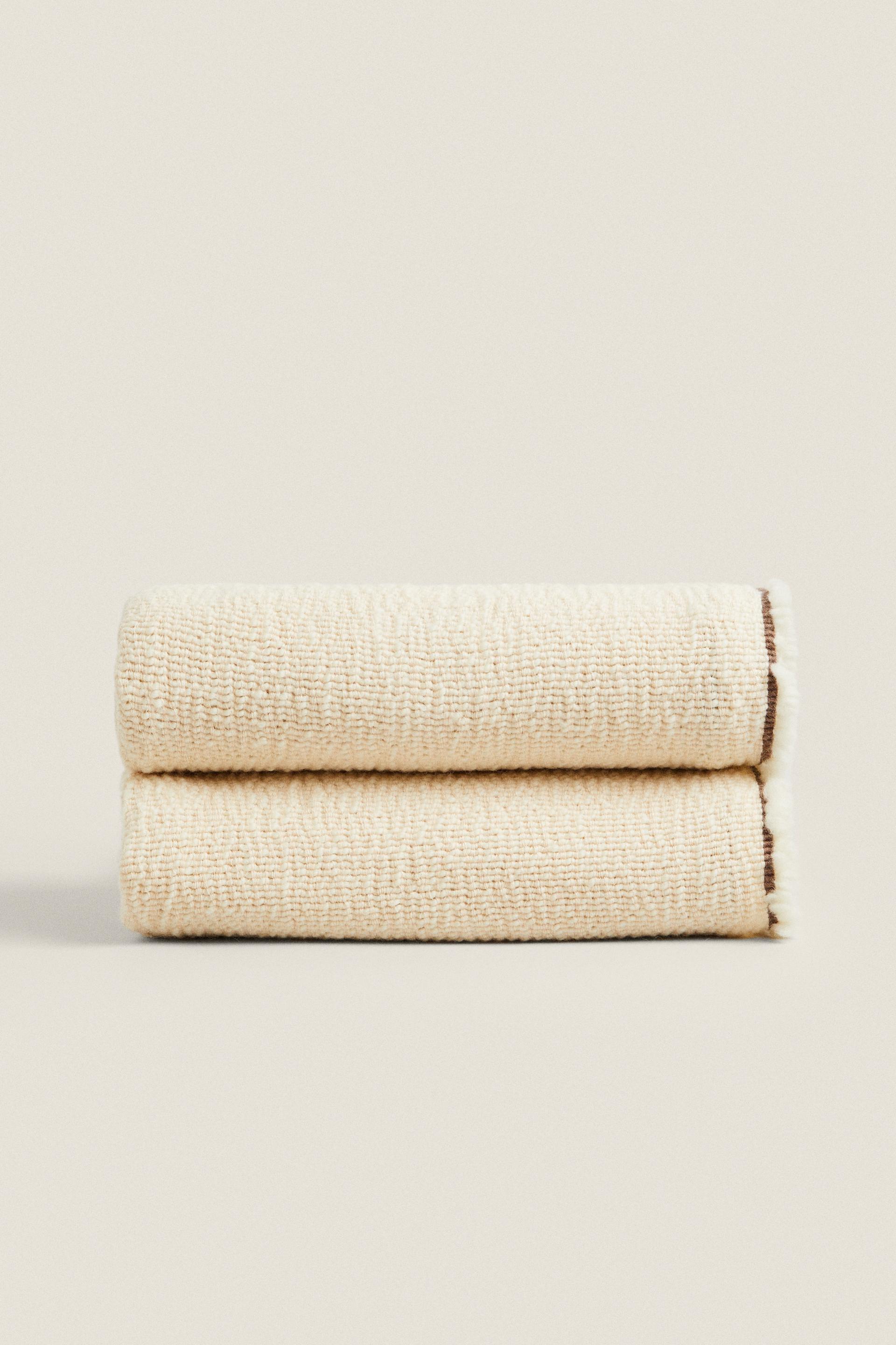 

ШЕРСТЯНОЕ ОДЕЯЛО В ПОЛОСКУ