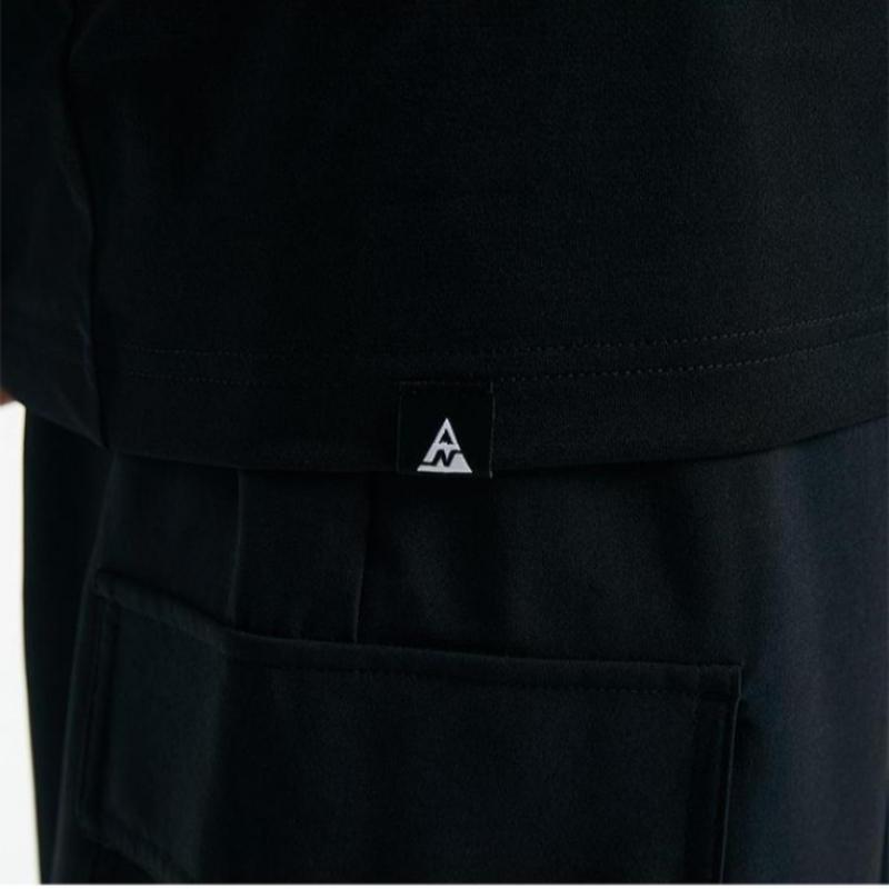 New Balance Uni Carabiner Graphic Long Sleeve Tees Nbndd32813