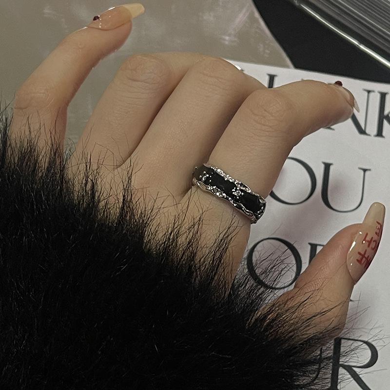 Niche Design Couple Ring Personality Retro Dripping Oil High Sense Retro Cold Wind Open Index Finger Ring Woman