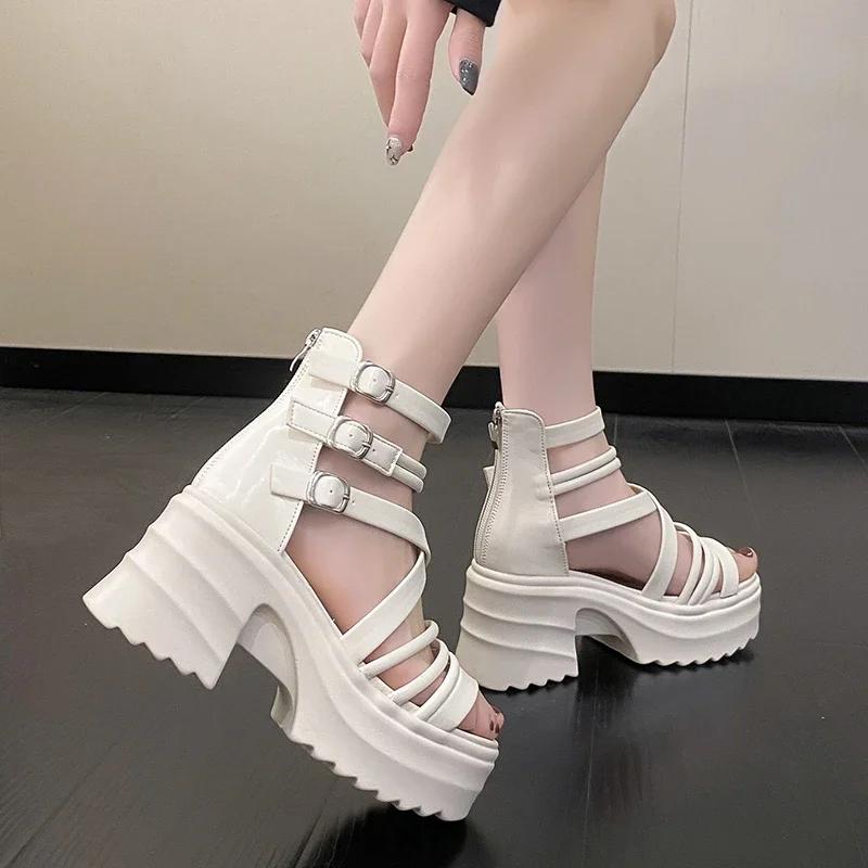 Sandales d'été chaudes Talons compensés 9CM Baskets Nouvelles Femmes Plage Tongs Haute Plateforme Sandales Décontractées Pantoufles de Marche Respirantes