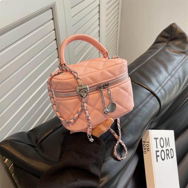Design portable box bag, new diamond chain bucket bag, niche texture messenger bag.