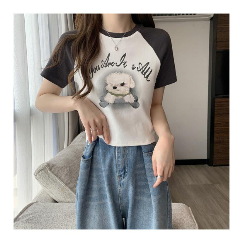 

Женская футболка с короткими рукавами во французском стиле Chic - утягивающий дизайн для лета Small белый