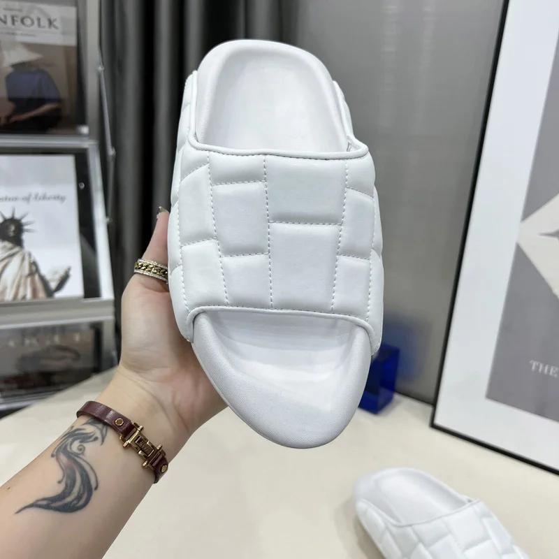 Fashion New Women Beach Slippers Platform Leather Space Bread Shake Slippers Non-slip Fashion Male Female Slippers Big Size 44
