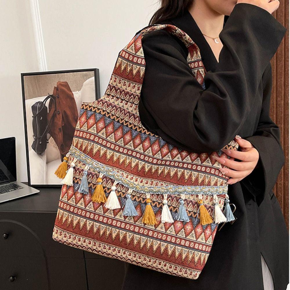 Retro Tassel Shoulder Bag Cloth Bohemian Messenger Bag Portable Ethnic Style Vest Bag  Women