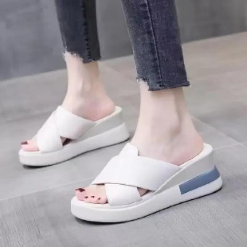 Mode Rom Damen Sandalen Sommer Freizeit Hausschuhe Damen Keilabsatz Schnallenriemen Plateau Offene Zehen Schuhe Weiblich
