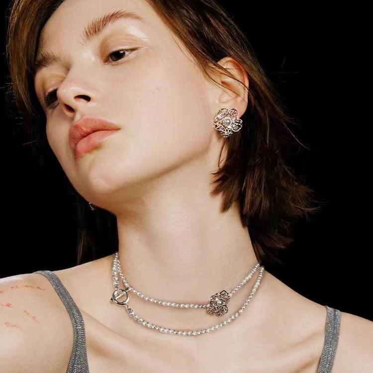 

Elegant Pearl Flower Lace Necklace – High-End, Versatile Sweater Chain