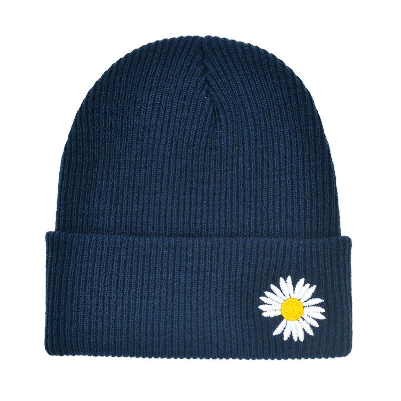 New Daisy Embroidery Beanie Autumn Winter Soft Warm Knitted Cap Men Women Unisex Cap Hats Ski Caps Beanies
