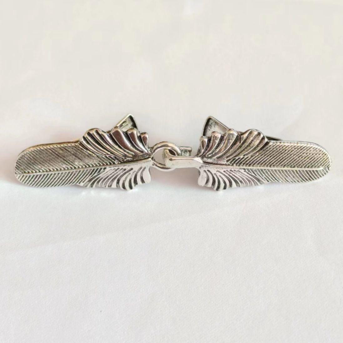 

Vintage Alloy Sweater Clip Scarf Cardigan Brooch Feather Shape Metal Fastener Accessory for Clothing Decoration One Size