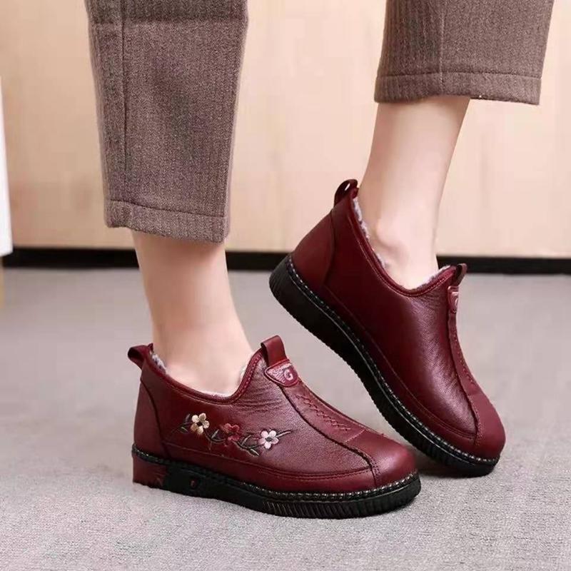 Winter Boots Women Soft Leather Waterproof Warm Plush Fur Snow Boots Women Casual Lightweight Flat Heels Ankle Boots Female Shoe
