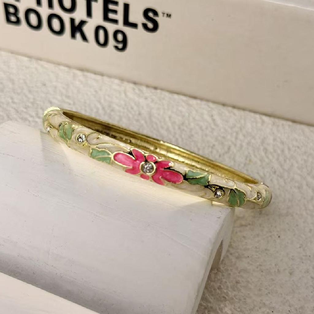 Vintage Enamel Flower Rhinestone Bangle Bracelet Women Alloy Oil Drip Floral Cuff Bracelet Boho Party Jewelry Gift