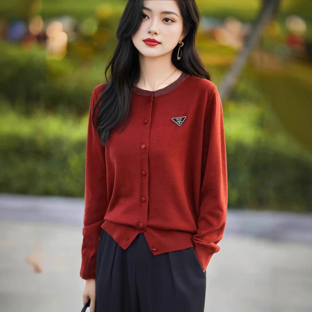 Spring and Autumn's New Hot Diamond Round-neck Knitted Cardigan for Women, Solid Color Loose and Versatile Knitted